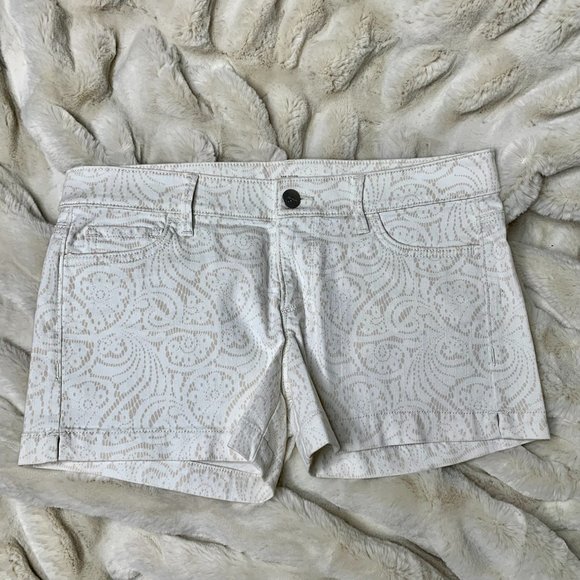 LOFT Pants - Ann Taylor LOFT Ivory Khaki Paisley Print Stretch Jean Shorts Sz 27/4